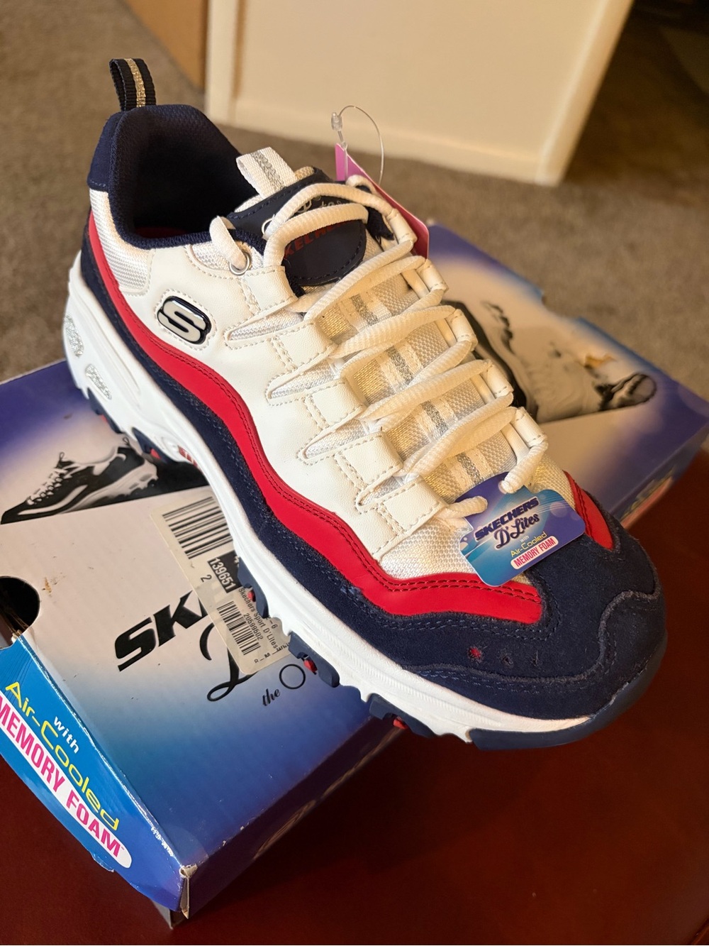 Skechers Women’s White Navy Red Athletic Sneakers Size 8 NWT